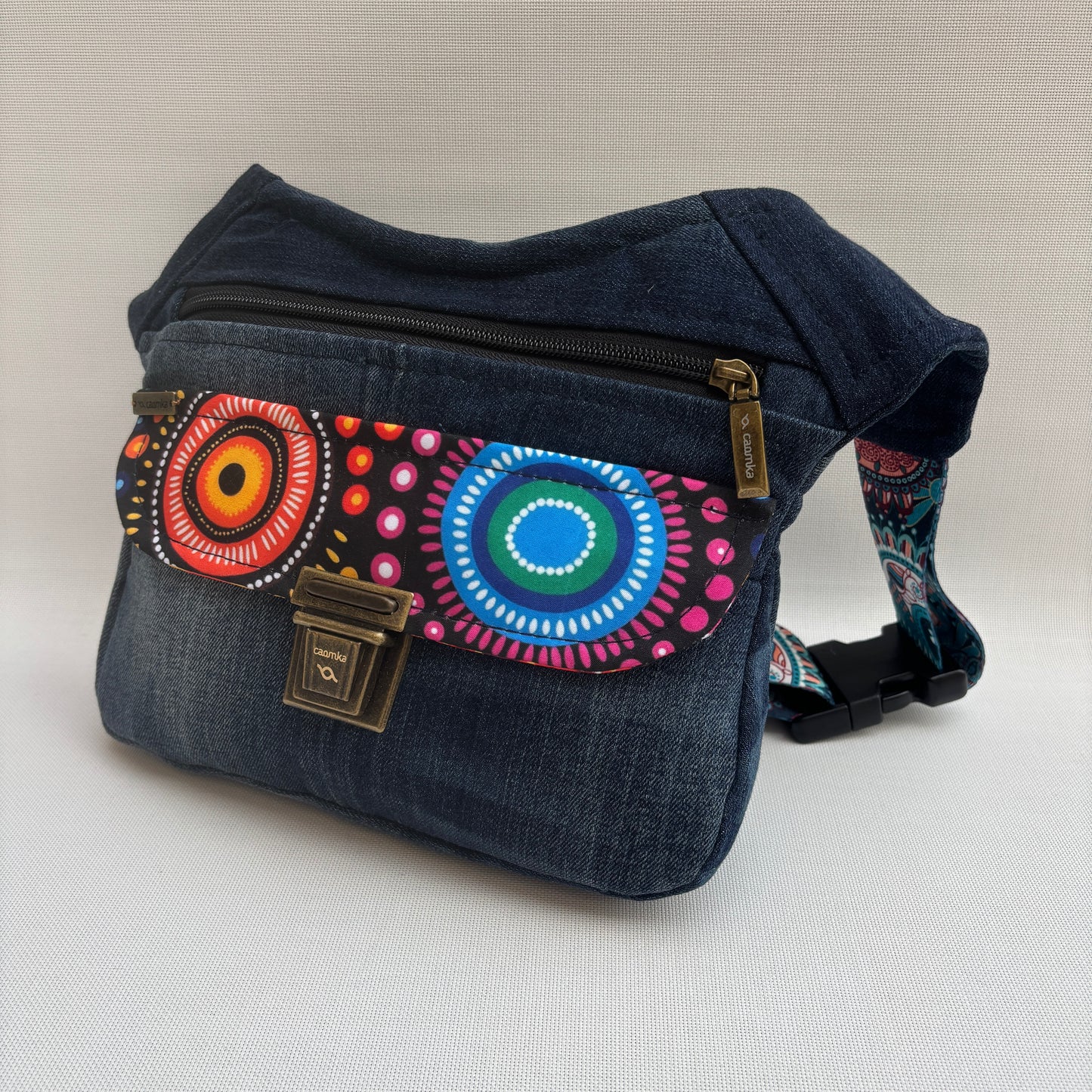 Riñonera ♻️ Jeans Recycled ♻️ + Bolsillo trasero · Pieza Única Núm. 18171