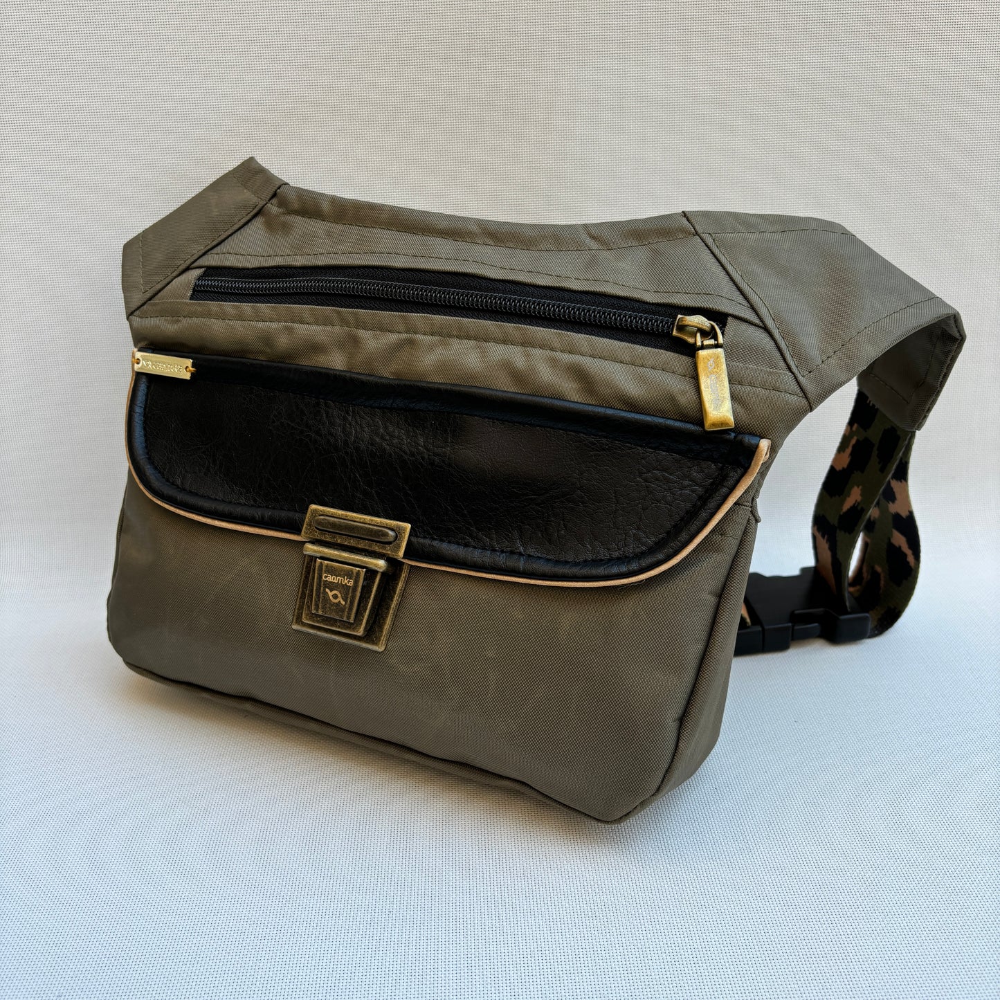 Special Green Kaki Top · Wasserdicht + Extra Gesäßtasche · Einzelstück Nr. 13266