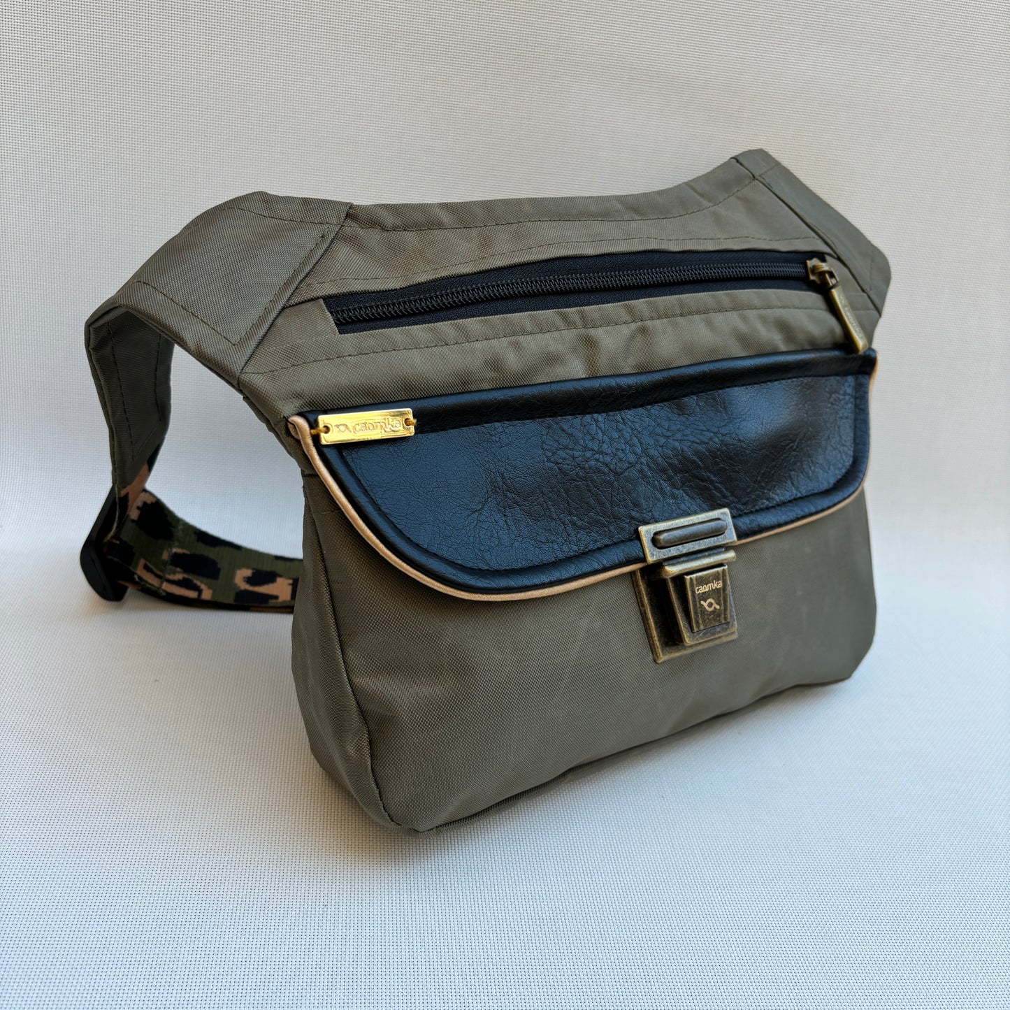 Special Green Kaki Top · Wasserdicht + Extra Gesäßtasche · Einzelstück Nr. 13266