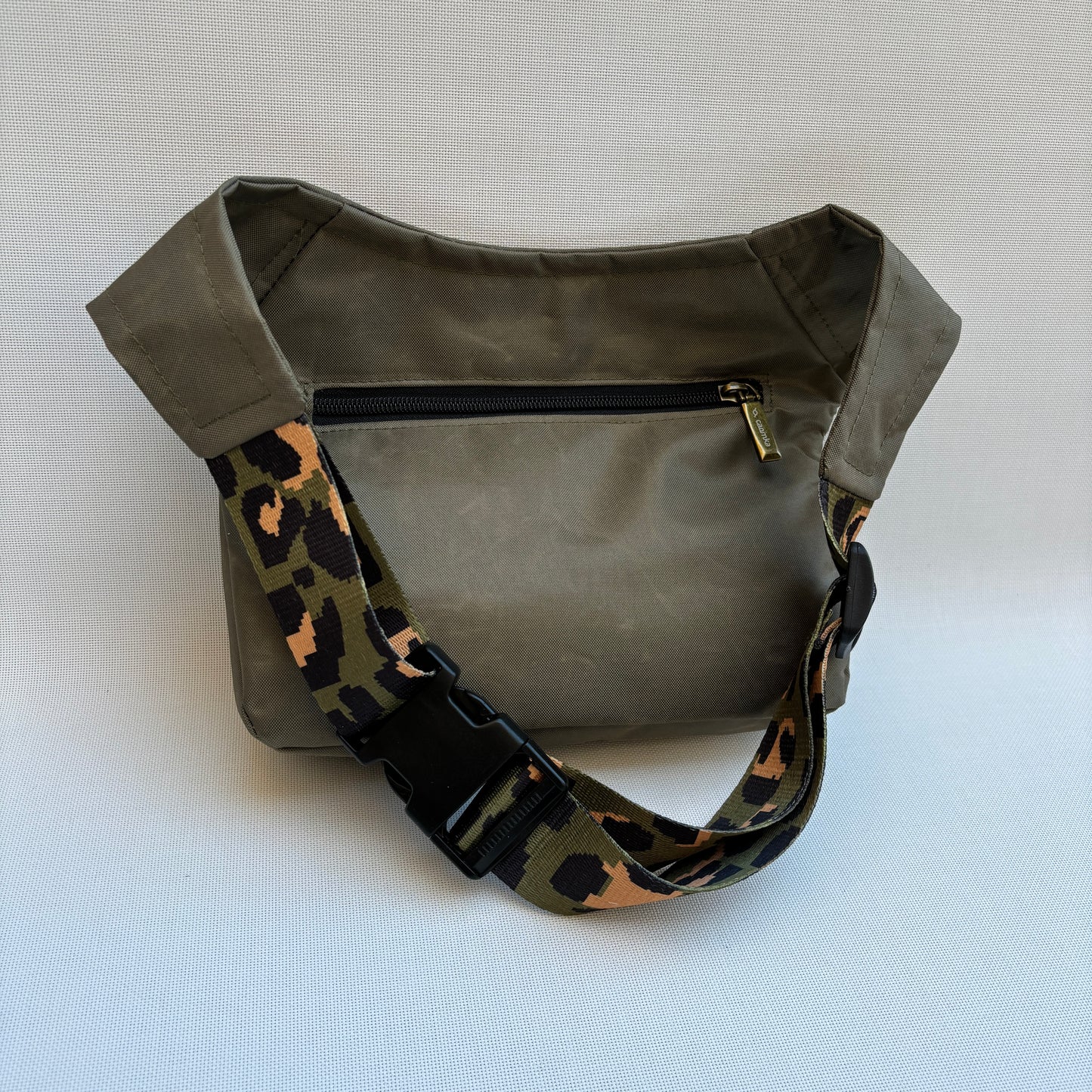 Special Green Kaki Top · Wasserdicht + Extra Gesäßtasche · Einzelstück Nr. 13266
