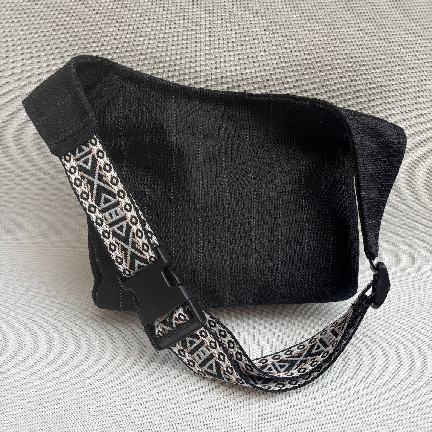 Riñonera "Diplomatic Black Top" · Impermeable · Pieza Única Núm. 18115