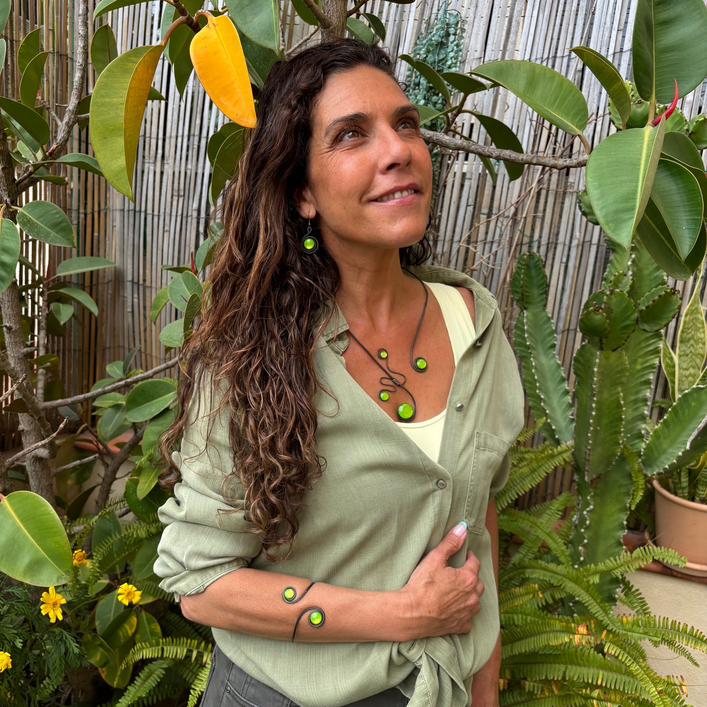 Collar "Cuatro Soles Lima"  ¡Pieza única! – Vidrio fundido y hierro forjado