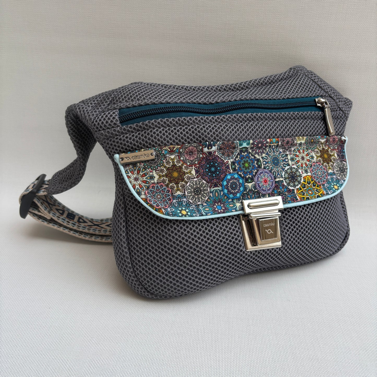 Riñonera "Special Soft 3D Mandalas Top" · Pieza Única Núm. 18116