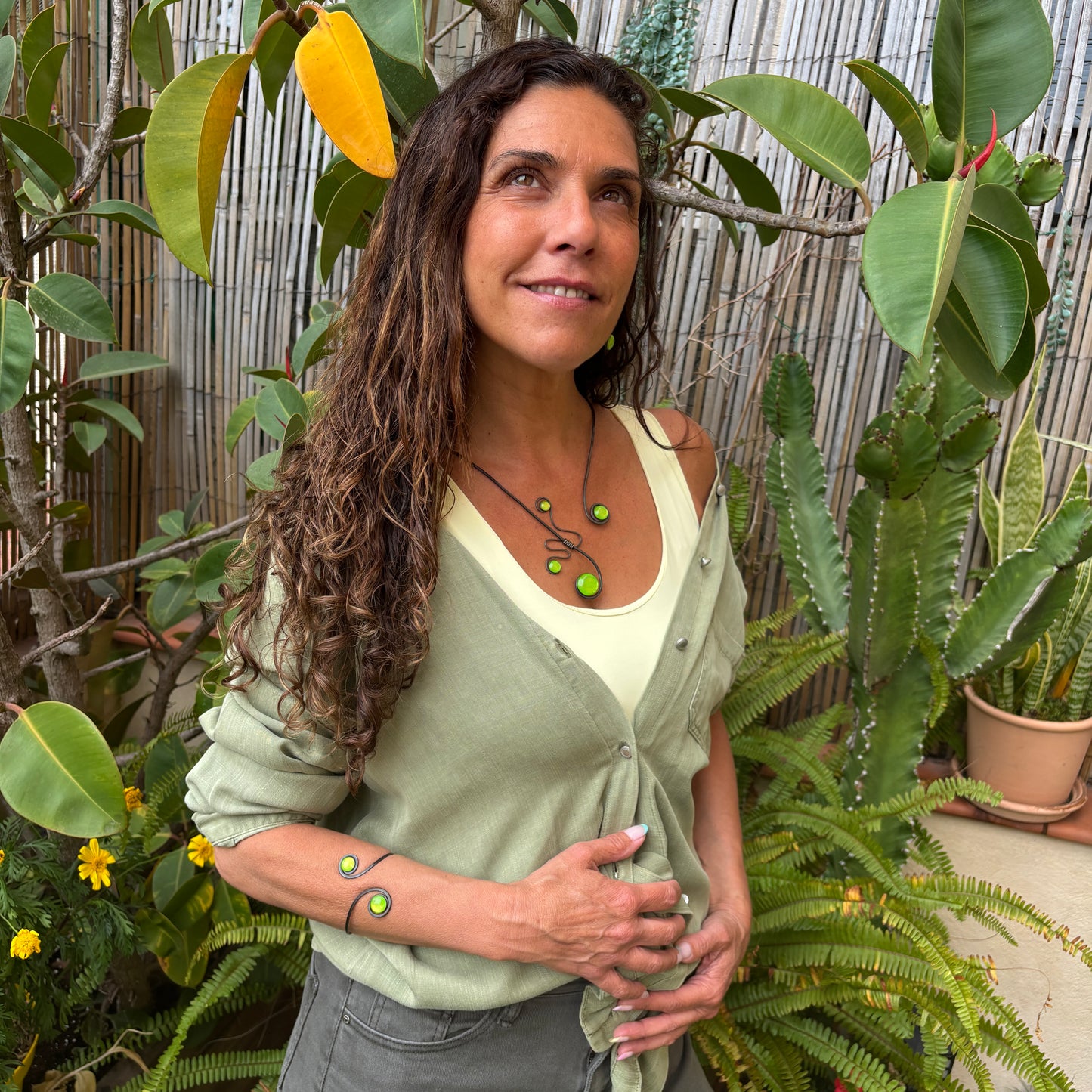 Collar "Cuatro Soles Lima"  ¡Pieza única! – Vidrio fundido y hierro forjado