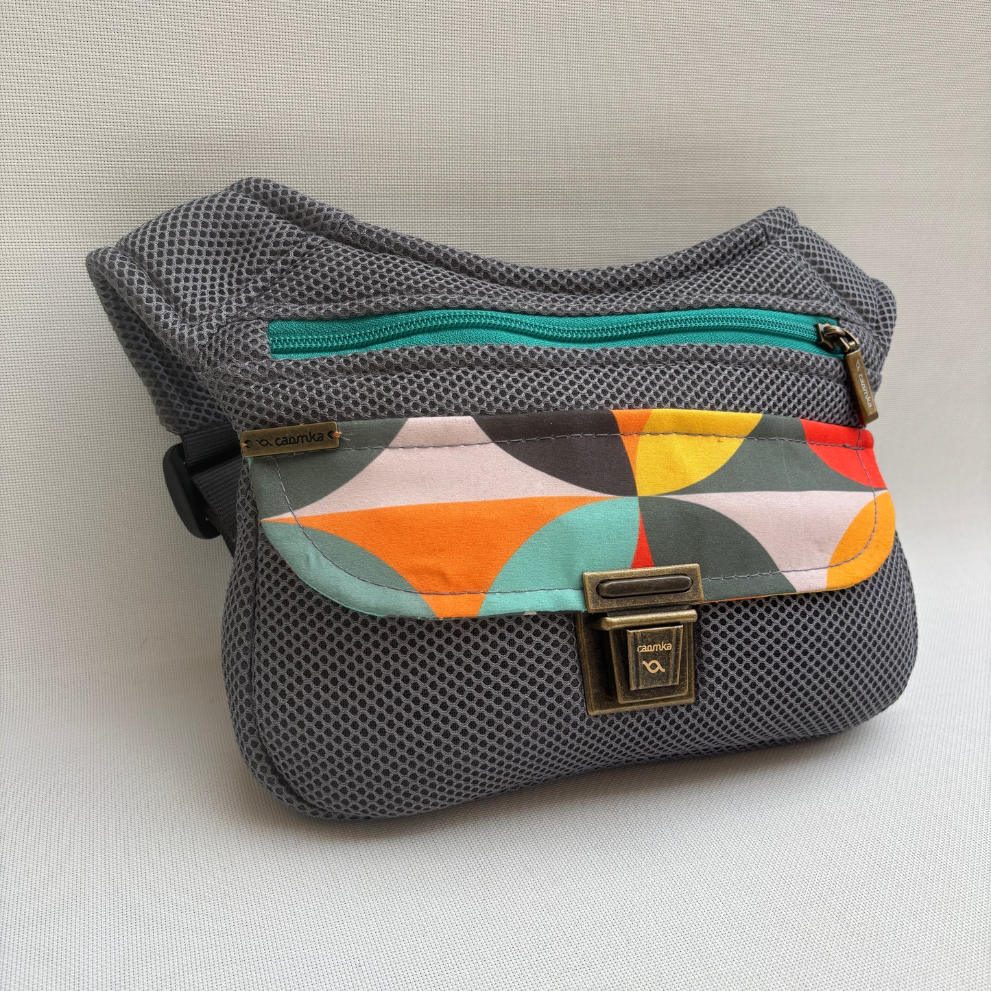 Riñonera "Soft 3D" + Bolsillo trasero · Pieza Única Núm. 18066