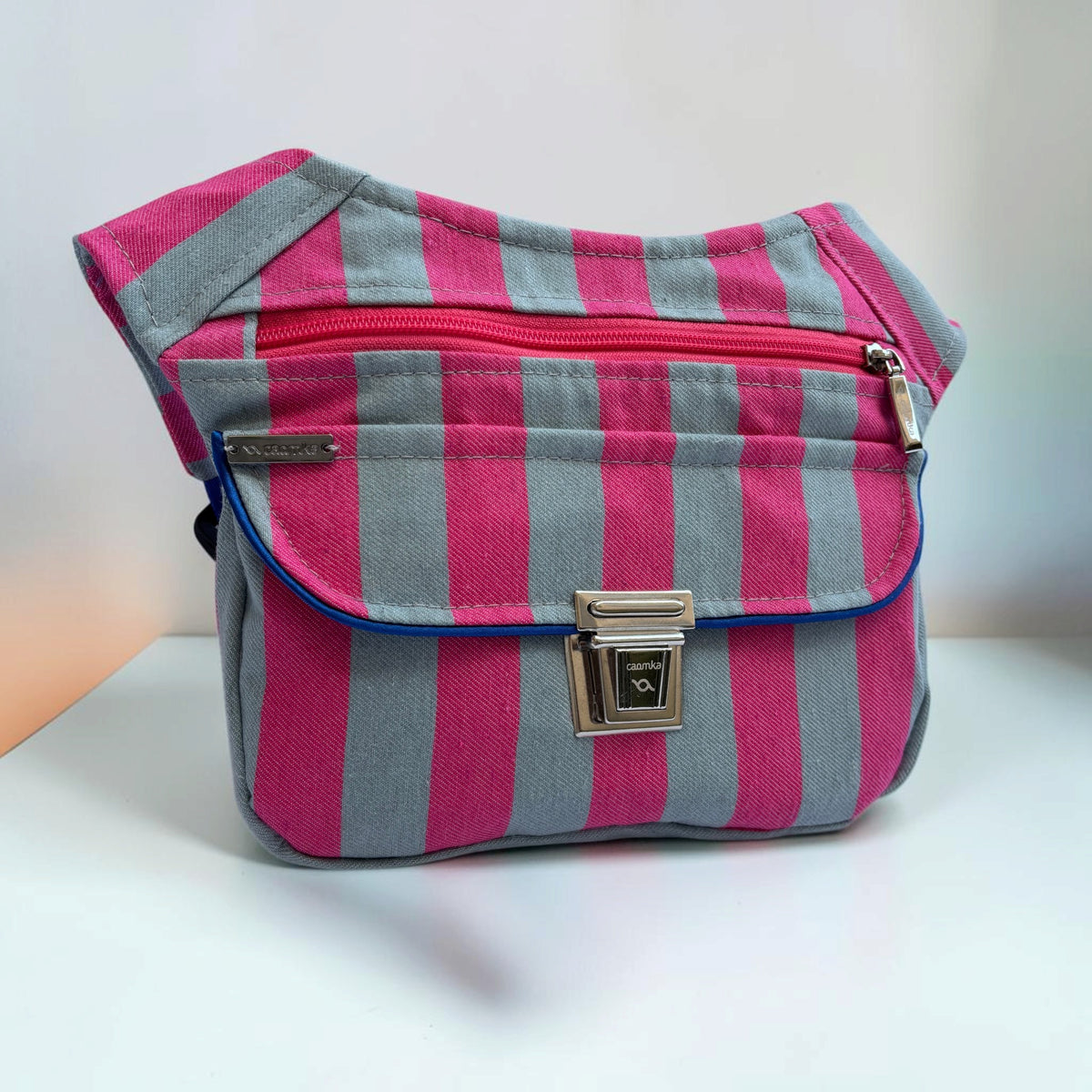 Riñonera Original "Special Pink & Grey Electric Blue" · Pieza Única Núm. 19651
