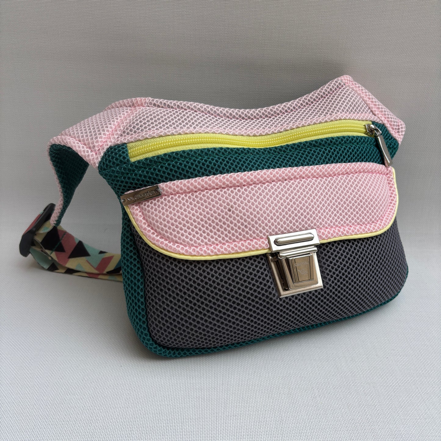 Riñonera "Soft 3D Top Fantasy" · Pieza Única Núm. 18069