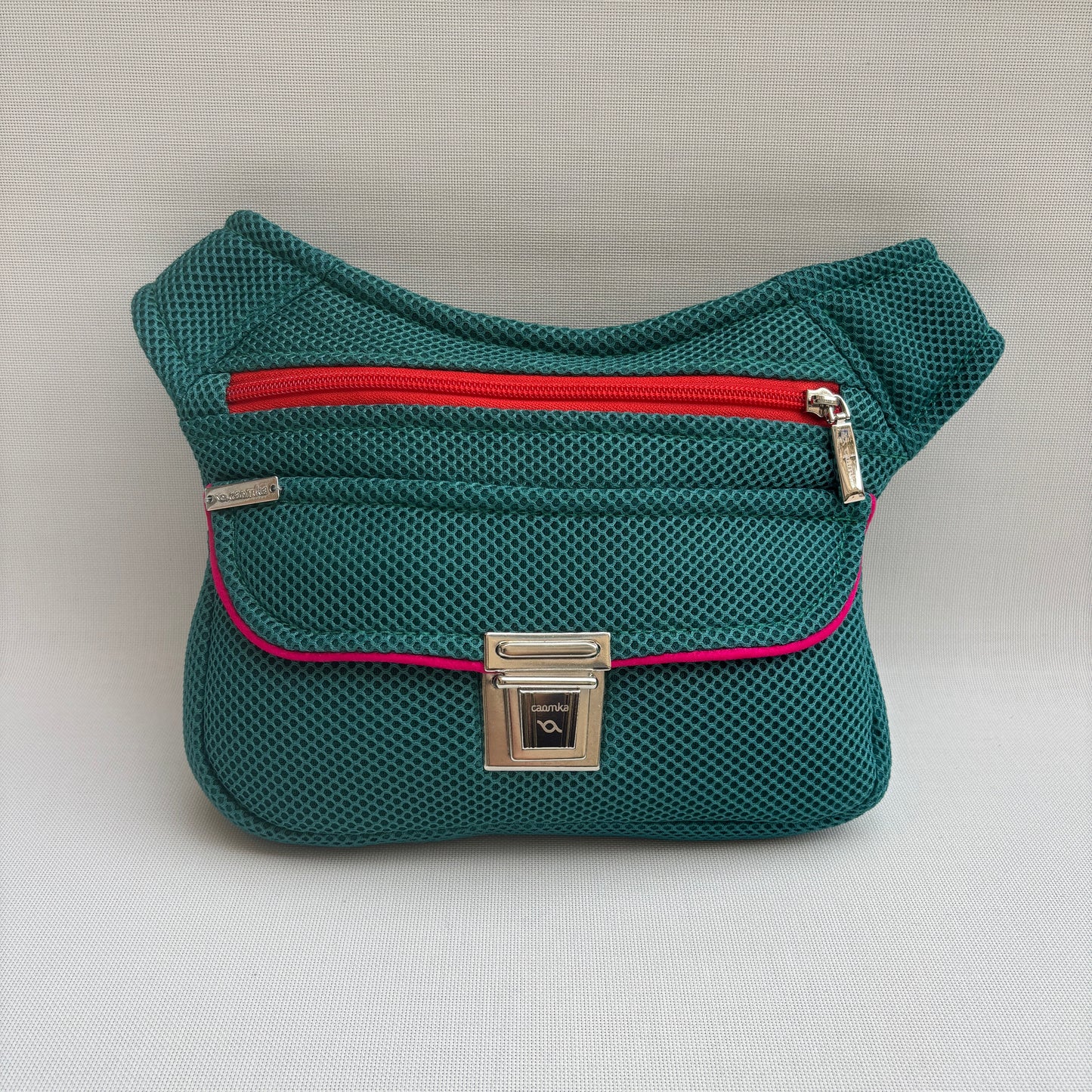 Riñonera "Soft 3D Top Green" · Pieza Única Núm. 18070