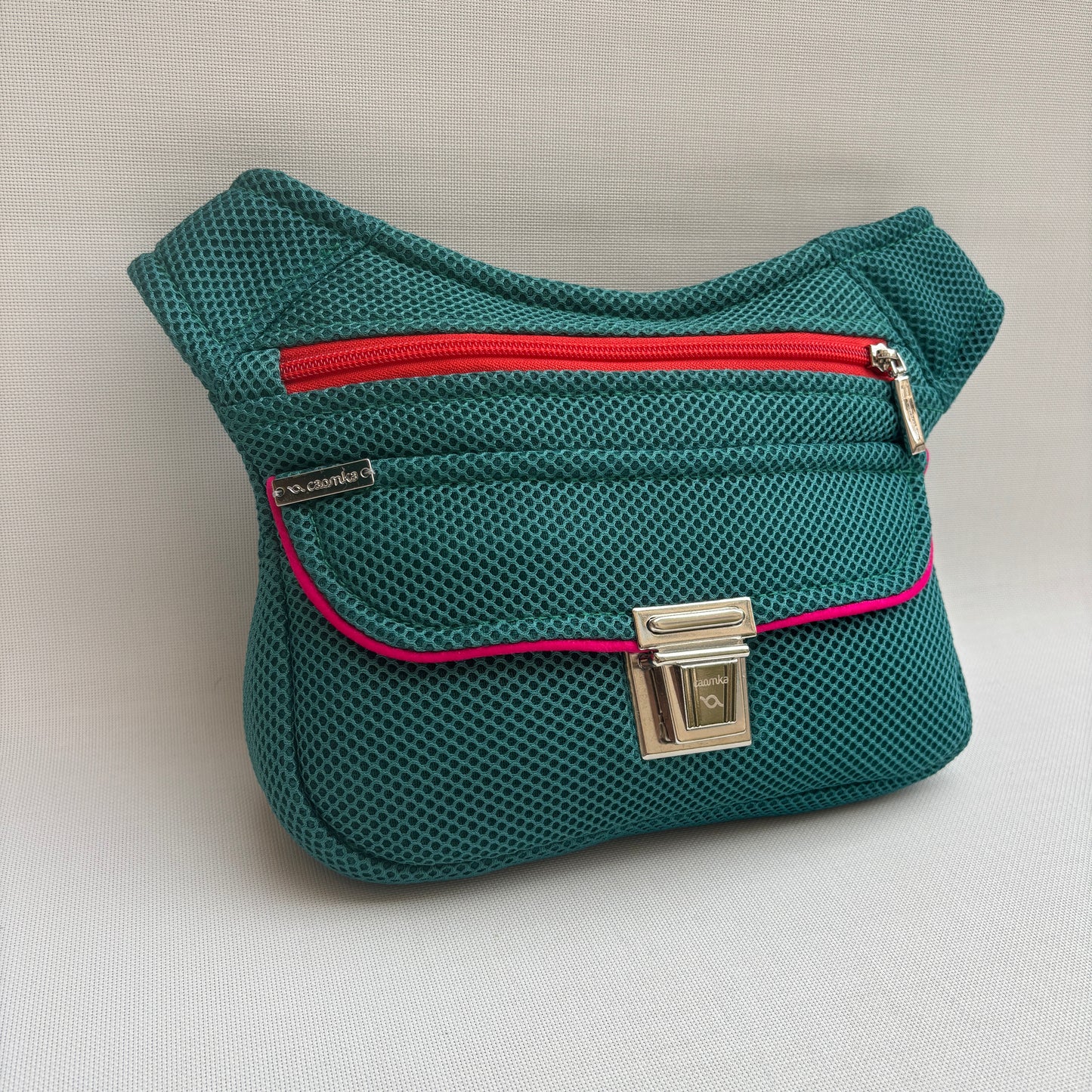 Riñonera "Soft 3D Top Green" · Pieza Única Núm. 18070
