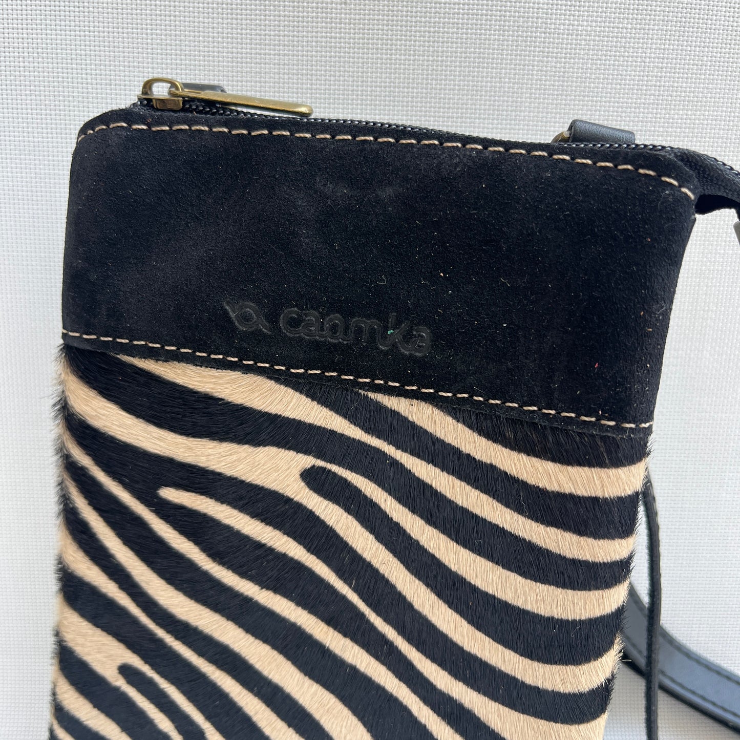 (-50%) Porta Móvil · Diseño Top Animal Print · Piel natural · Zebra