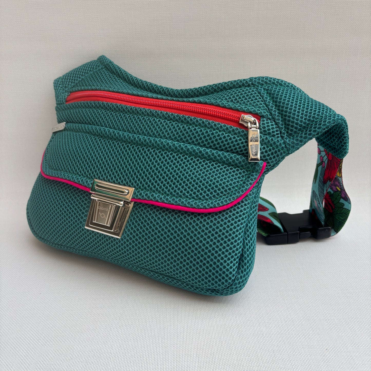 Riñonera "Soft 3D Top Green" · Pieza Única Núm. 18070