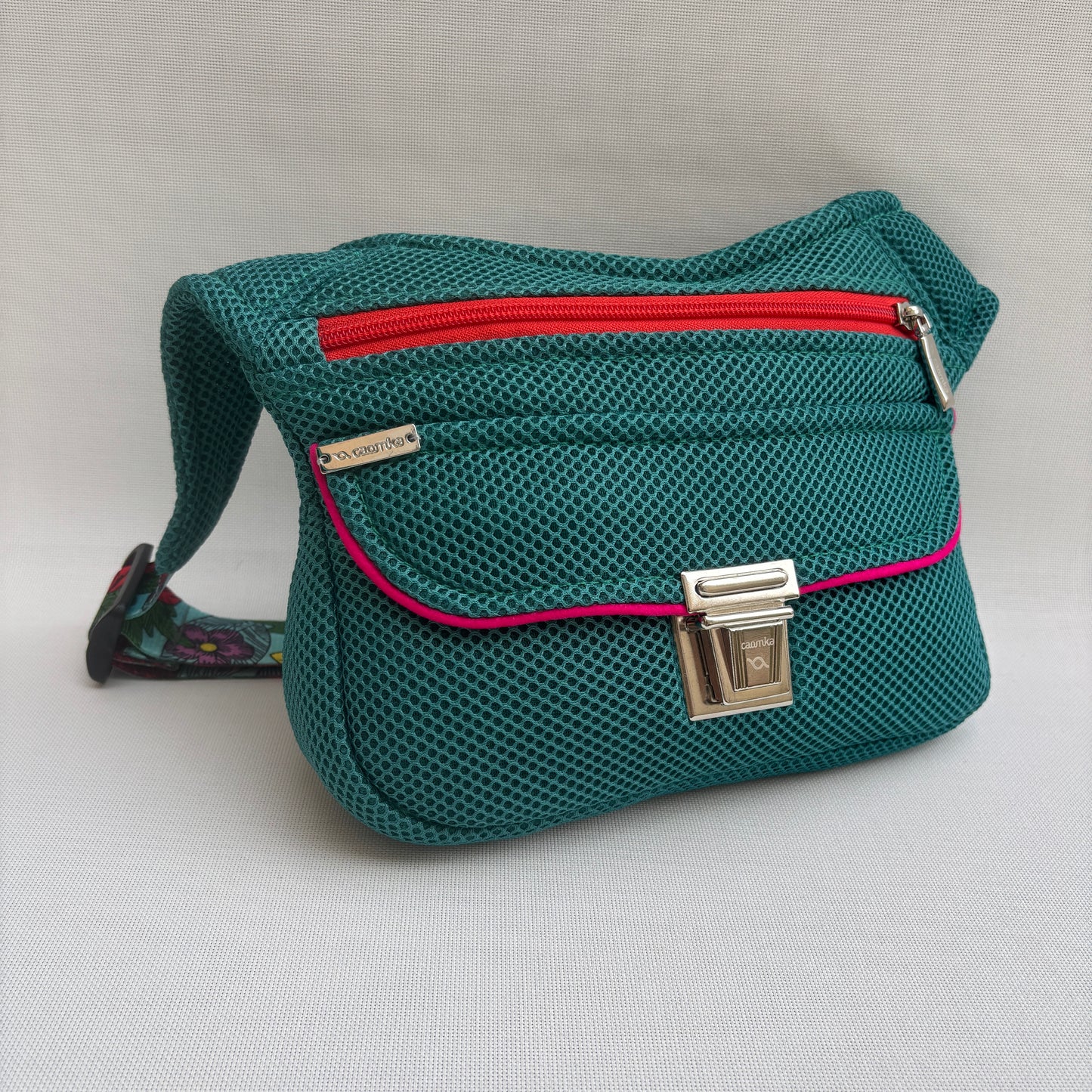 Riñonera "Soft 3D Top Green" · Pieza Única Núm. 18070