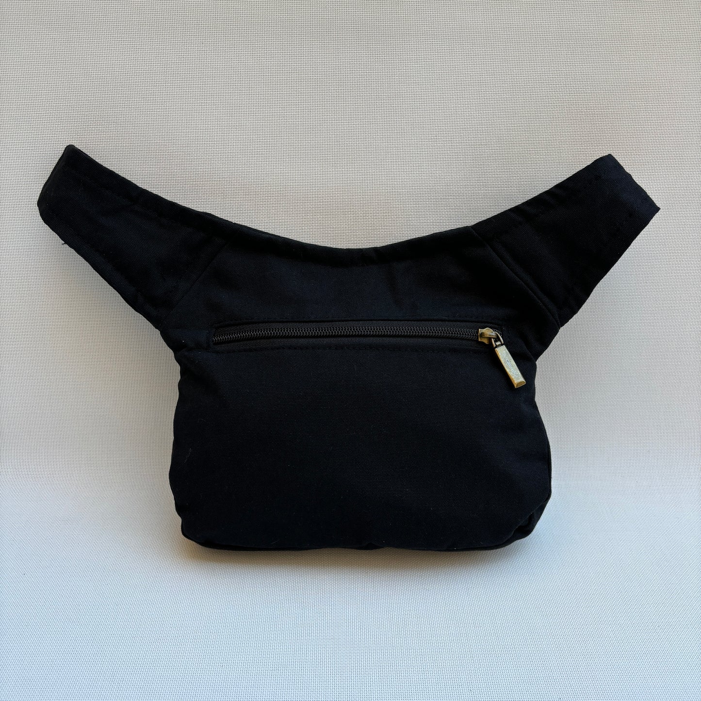Classic Black + Bolsillo trasero · Pieza Exclusiva Núm. 16137