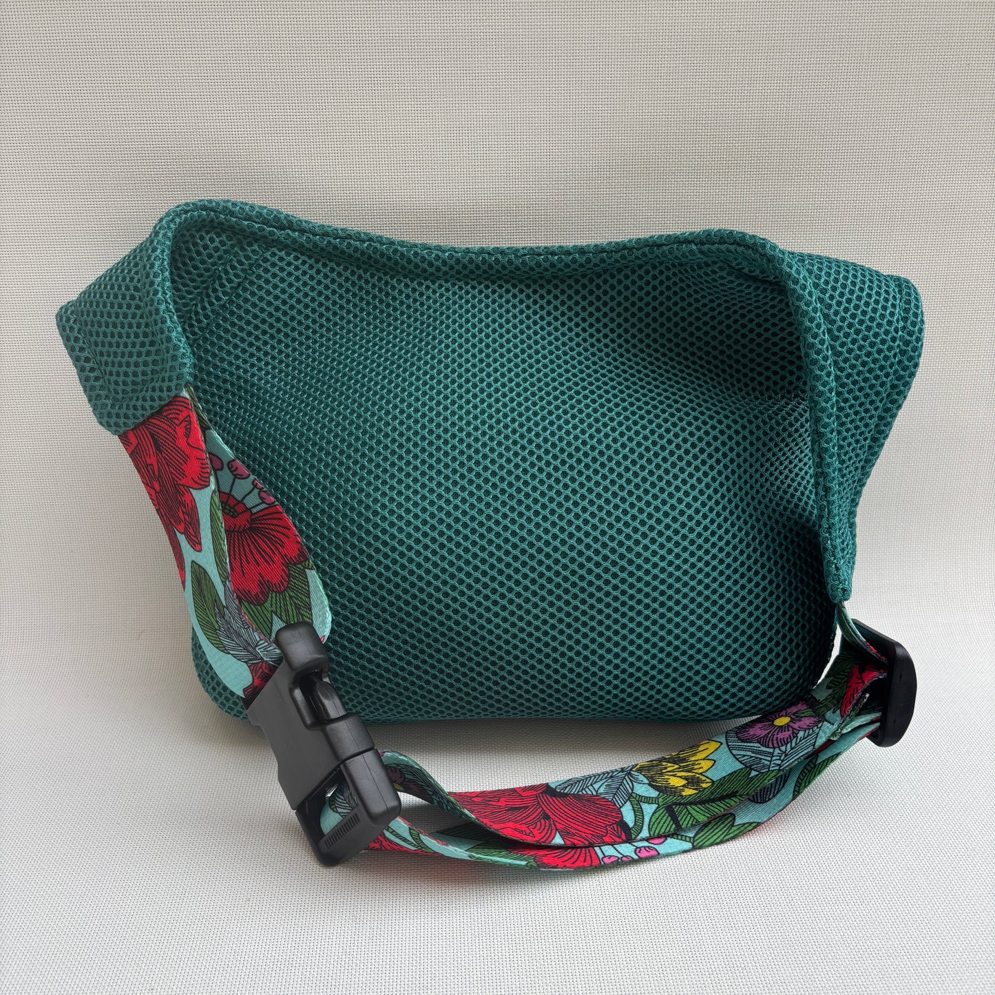 Riñonera "Soft 3D Top Green" · Pieza Única Núm. 18070