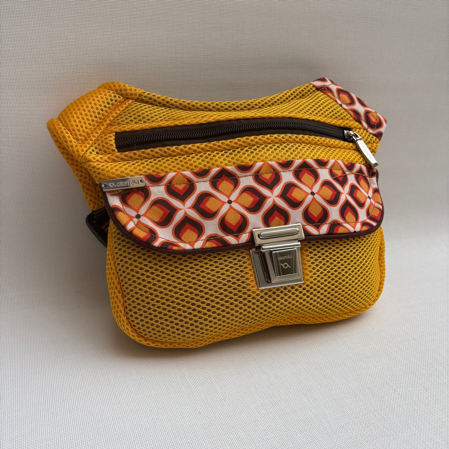 Riñonera "Soft 3D Top Vintage" · Pieza Única Núm. 18071