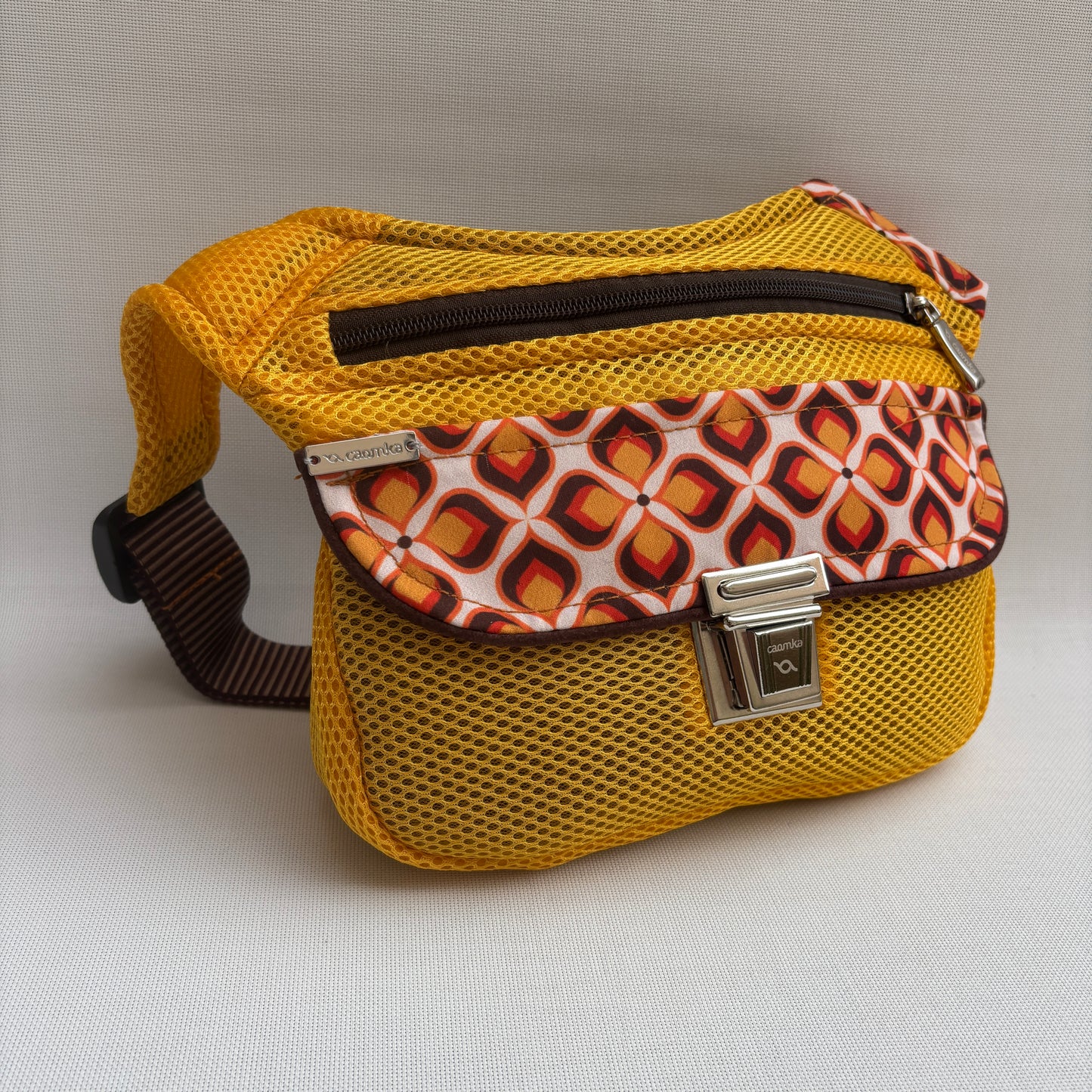 Riñonera "Soft 3D Top Vintage" · Pieza Única Núm. 18071