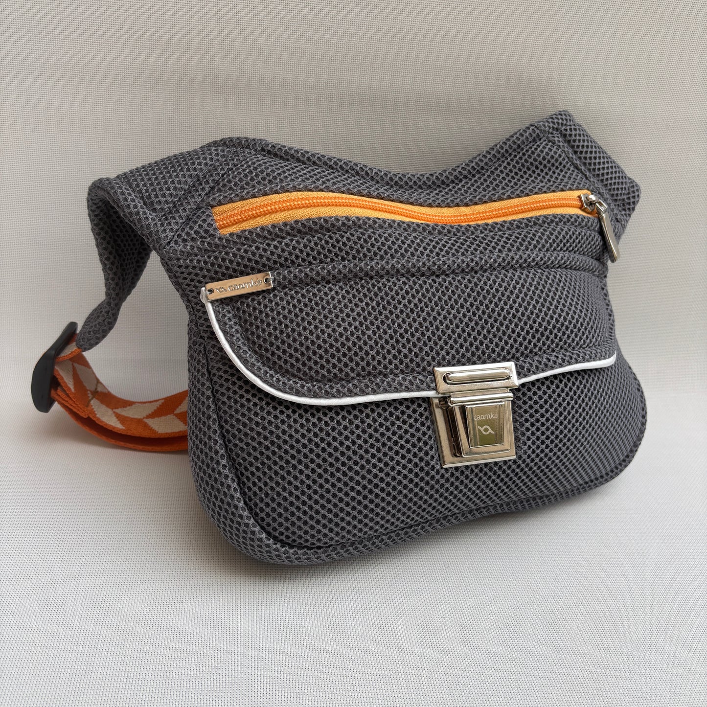 Riñonera "Soft 3D Top" + Bolsillo trasero · Pieza Única Núm. 18063