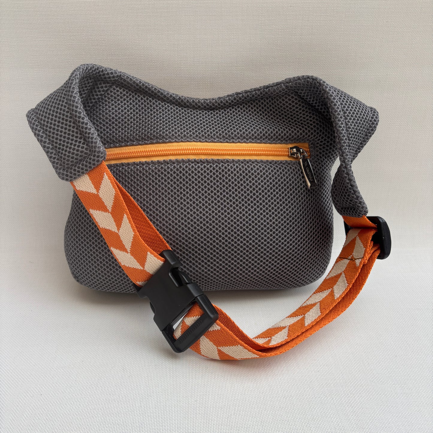 Riñonera "Soft 3D Top" + Bolsillo trasero · Pieza Única Núm. 18063