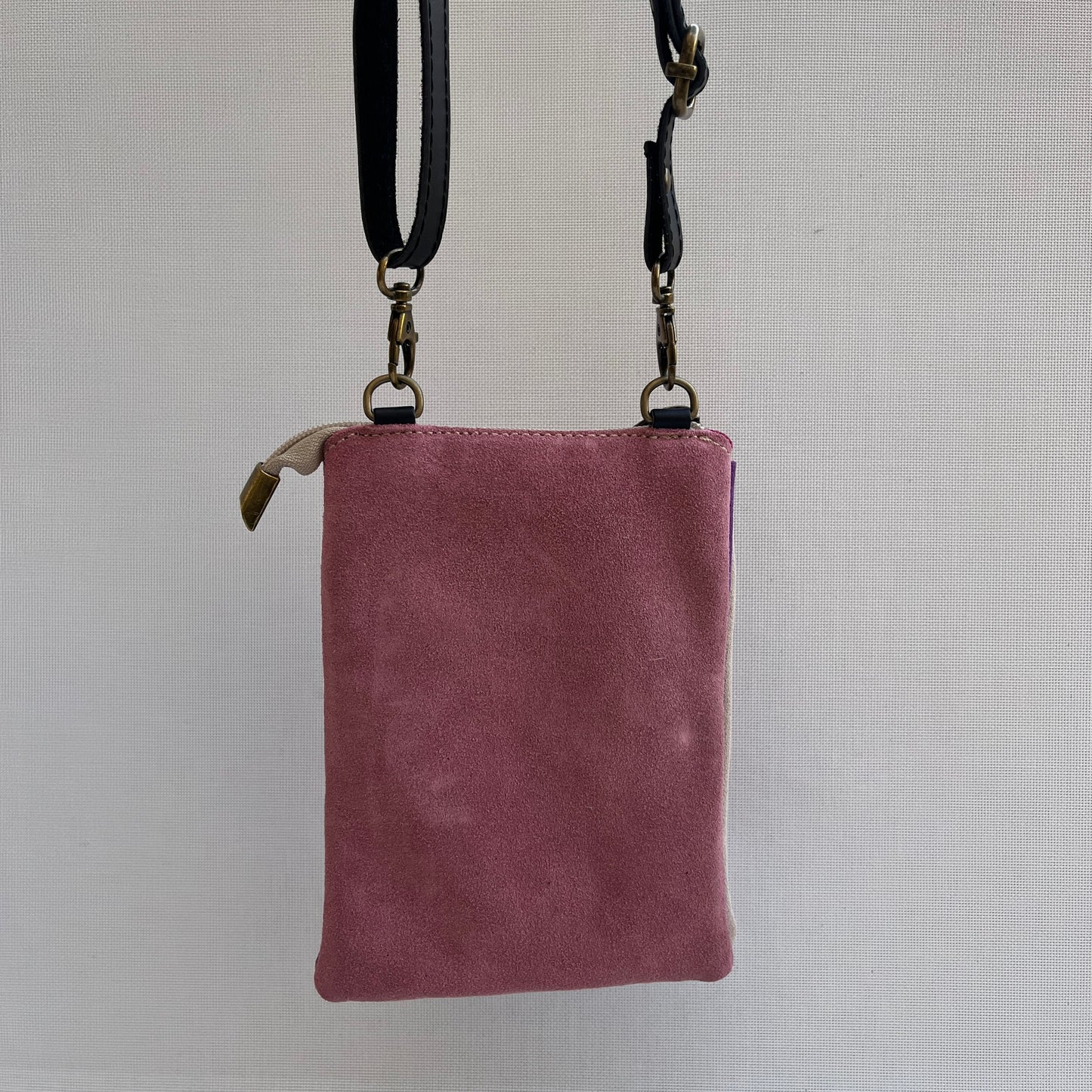 (-50%) Porta Móvil · Diseño Top Mix · Piel natural · Vaca Print