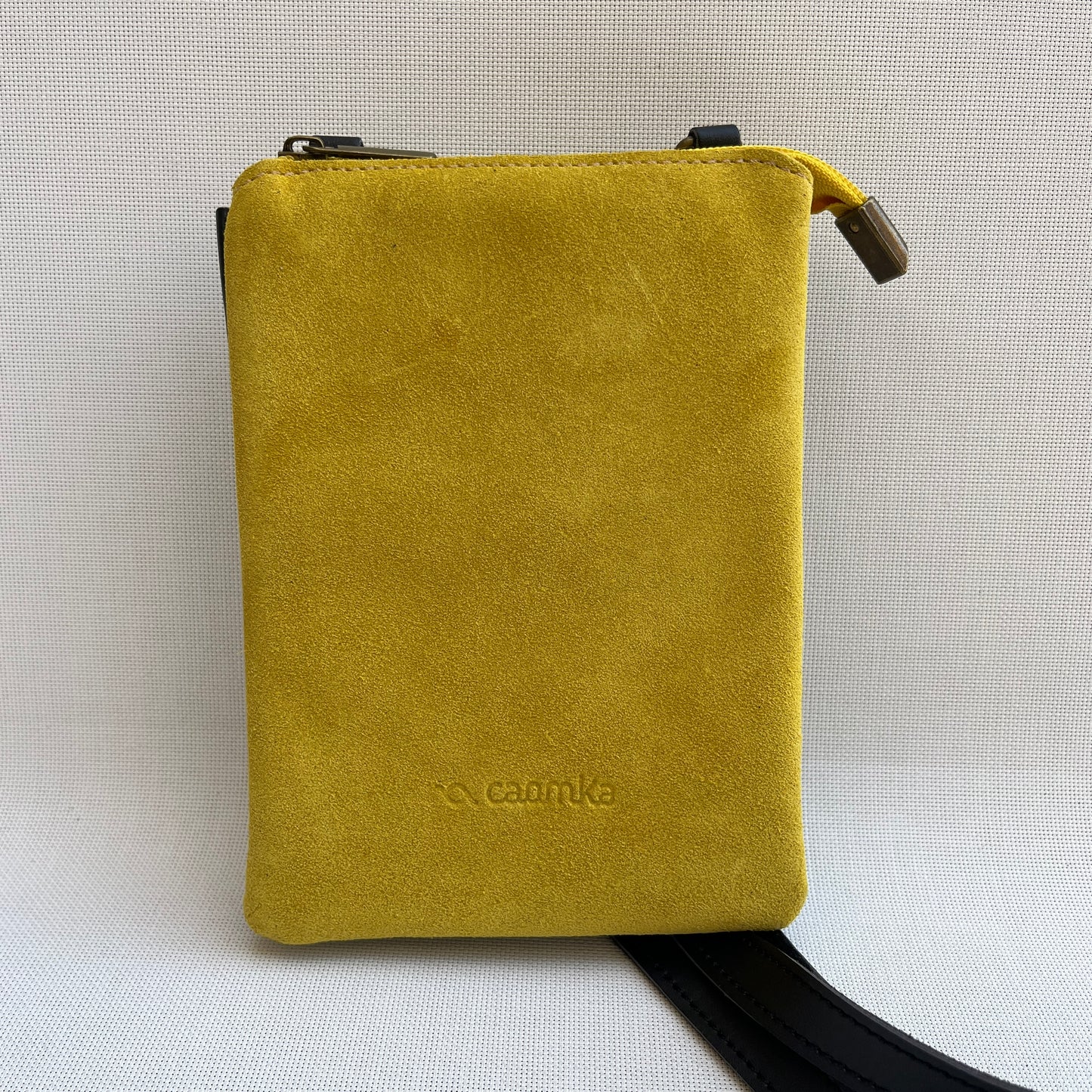 (-50%) Porta Móvil · Diseño Top · Piel natural · Amarillo