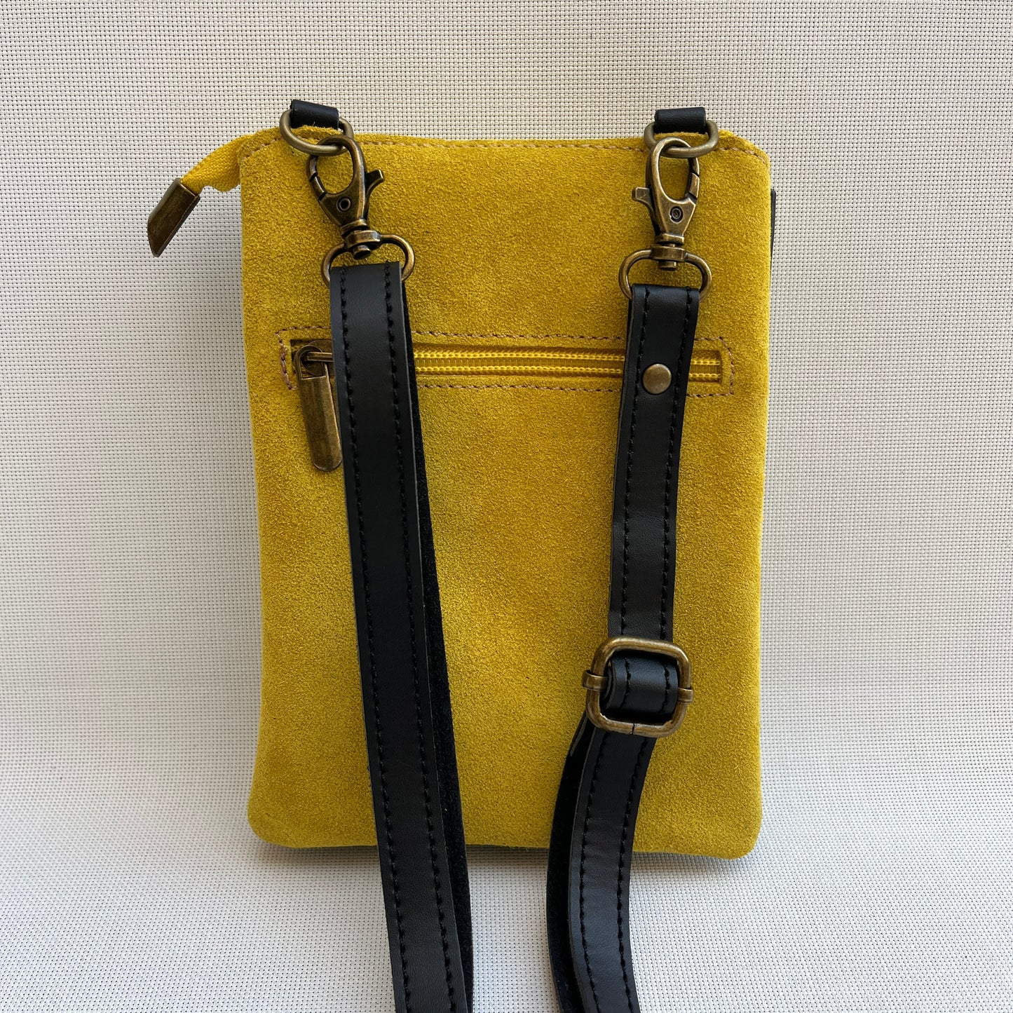 (-50%) Porta Móvil · Diseño Top · Piel natural · Amarillo