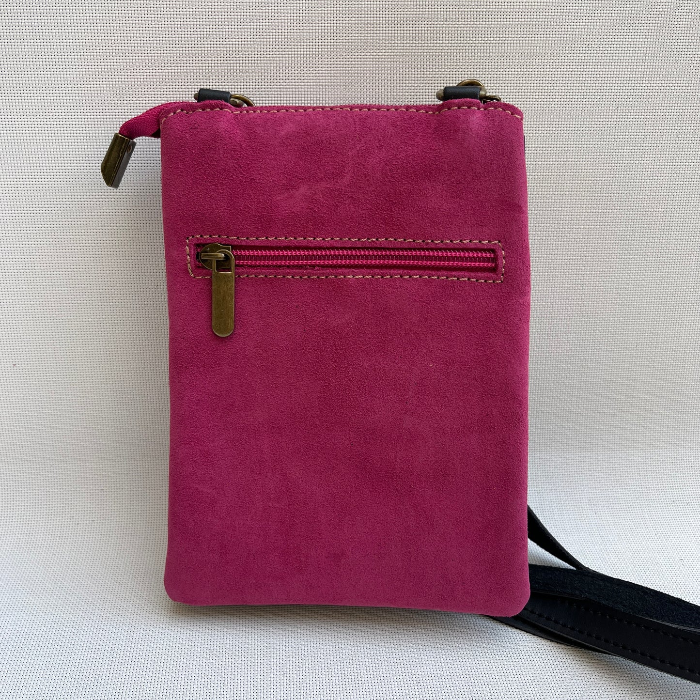 (-50%) Porta Móvil · Diseño Top · Piel natural · Fucsia