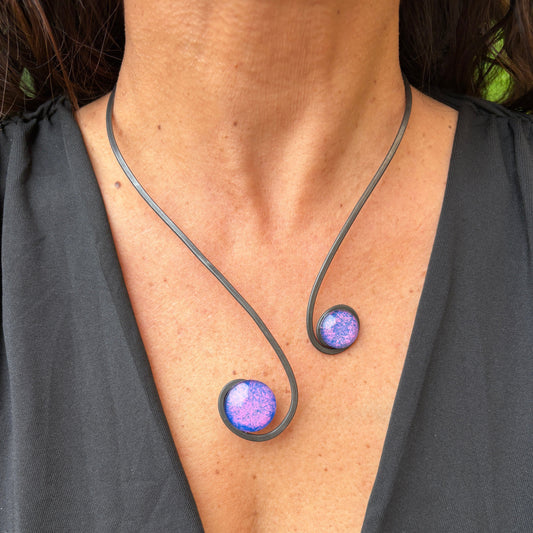 🎁 Collar "Doble Sol Violeta" – Vidrio fundido y hierro forjado. (100% off)