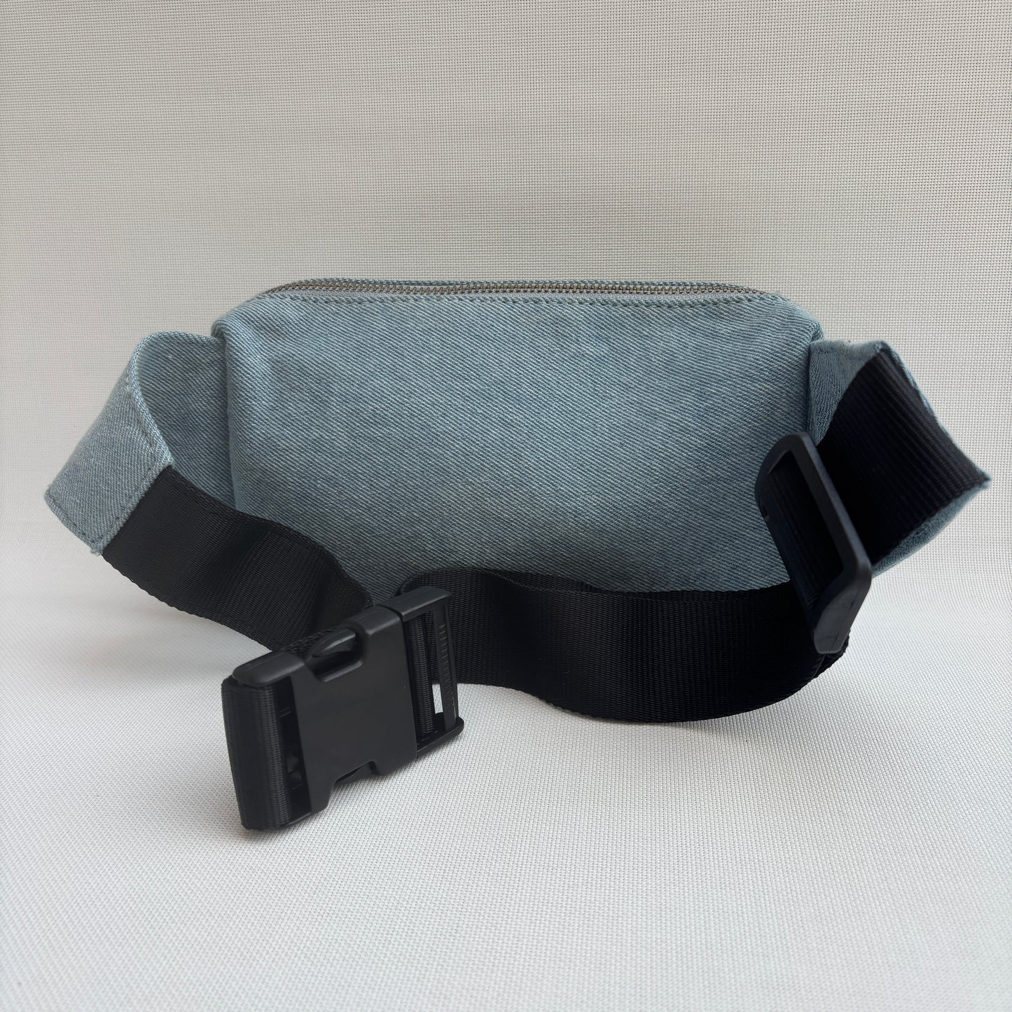 Riñonera Urban Premium · AZUL VAQUERO CLARO · Pieza Exclusiva Núm. 18059