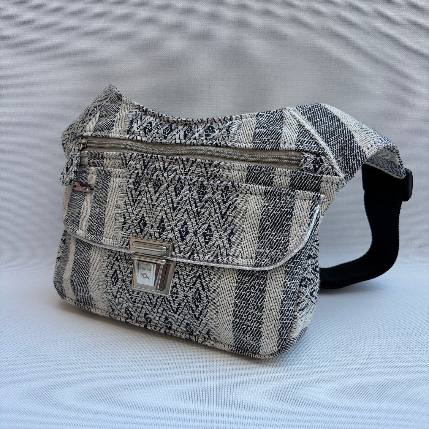 Riñonera "Elegant Silver India" + Bolsillo trasero · Pieza Única Núm. 18820