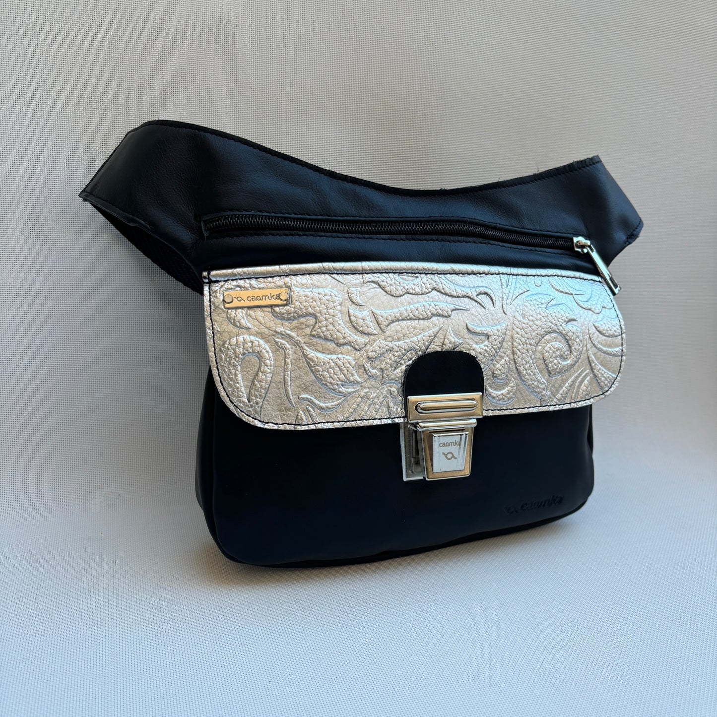 Riñonera "Special Black Silver" · Piel - Cuero · Pieza Exclusiva Núm. 15674