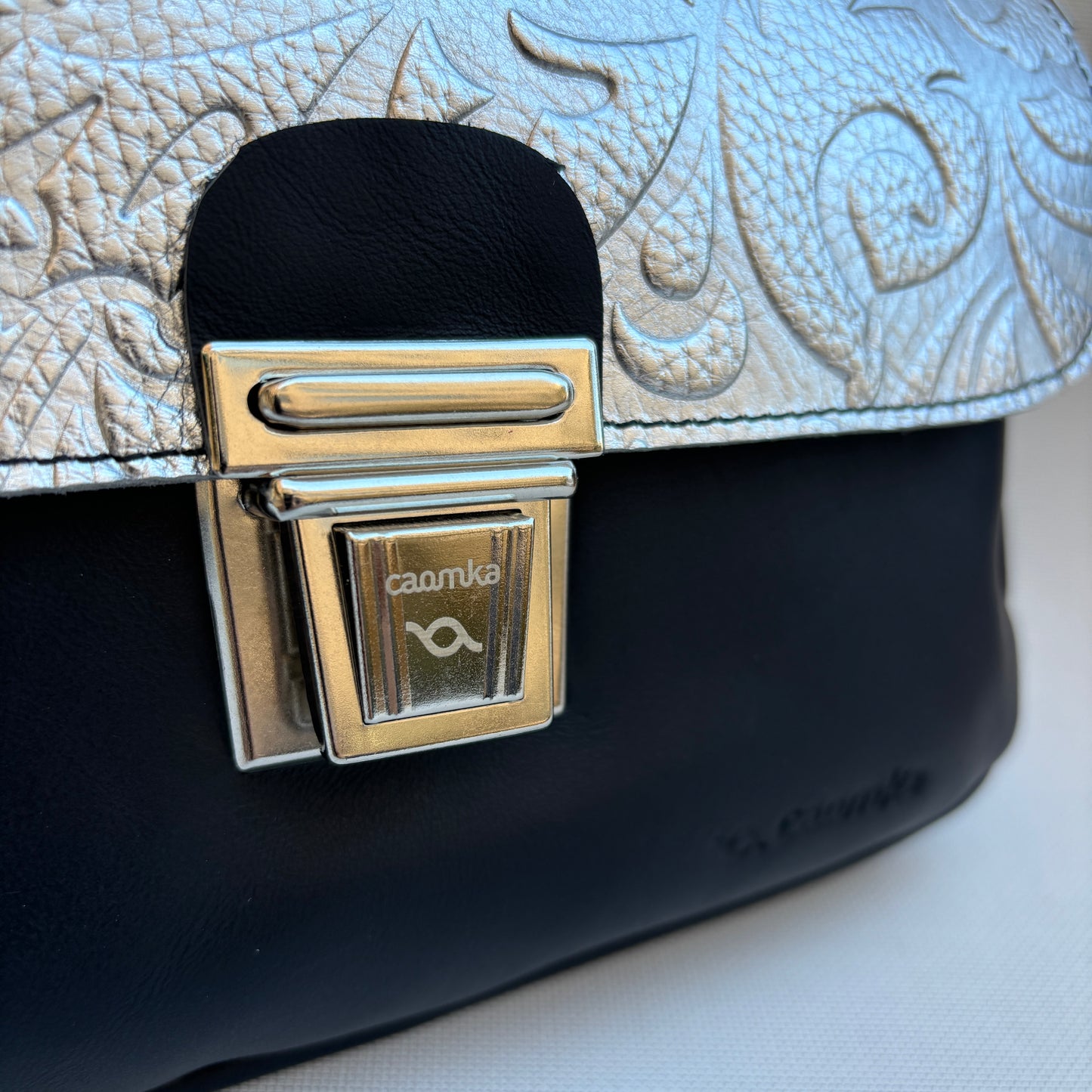 Riñonera "Special Black Silver" · Piel - Cuero · Pieza Exclusiva Núm. 15674
