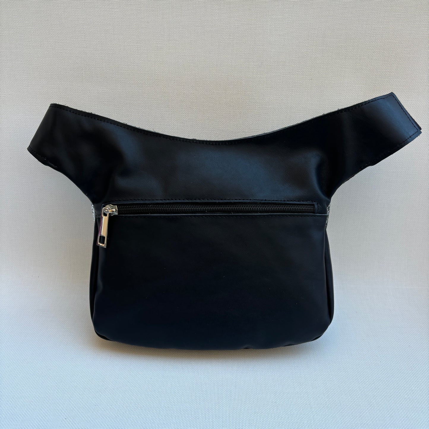 Riñonera "Special Black Silver" · Piel - Cuero · Pieza Exclusiva Núm. 15674