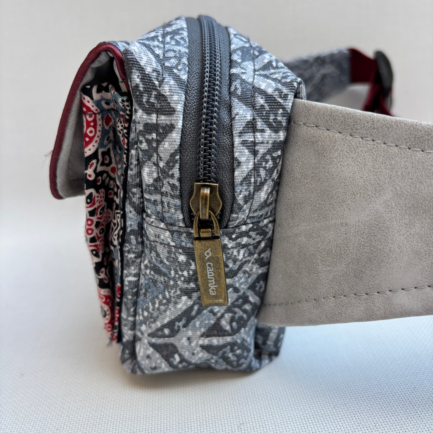 Riñonera Urban "Special Tribal Grey" · Pieza Única Núm. 18821