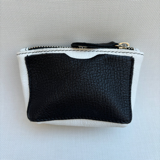 Monedero Wink CAOMKA · Piel natural · Pieza Exclusiva Núm. 15631