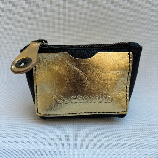 Monedero Wink CAOMKA · Piel natural · Pieza Exclusiva Núm. 15623