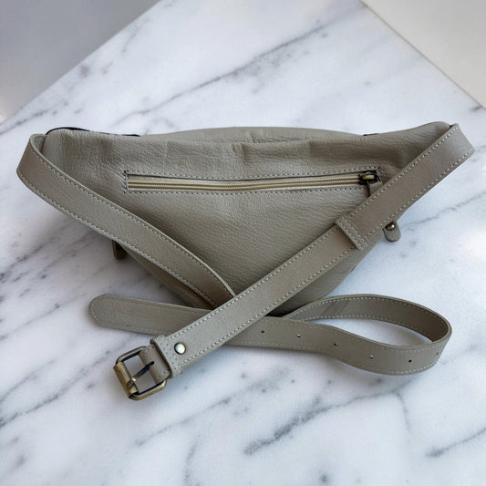 Riñonera "Special RetroChic Beige & Black Top" · Piel · Pieza Exclusiva Núm. 19673