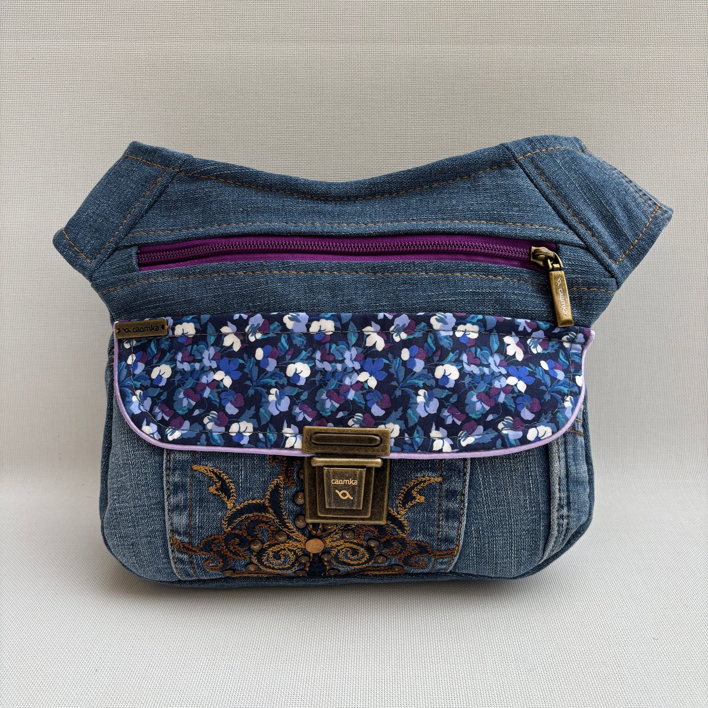 Riñonera "Amazing Top" ♻️ Jeans Recycled ♻️ · Pieza Única Núm. 18102