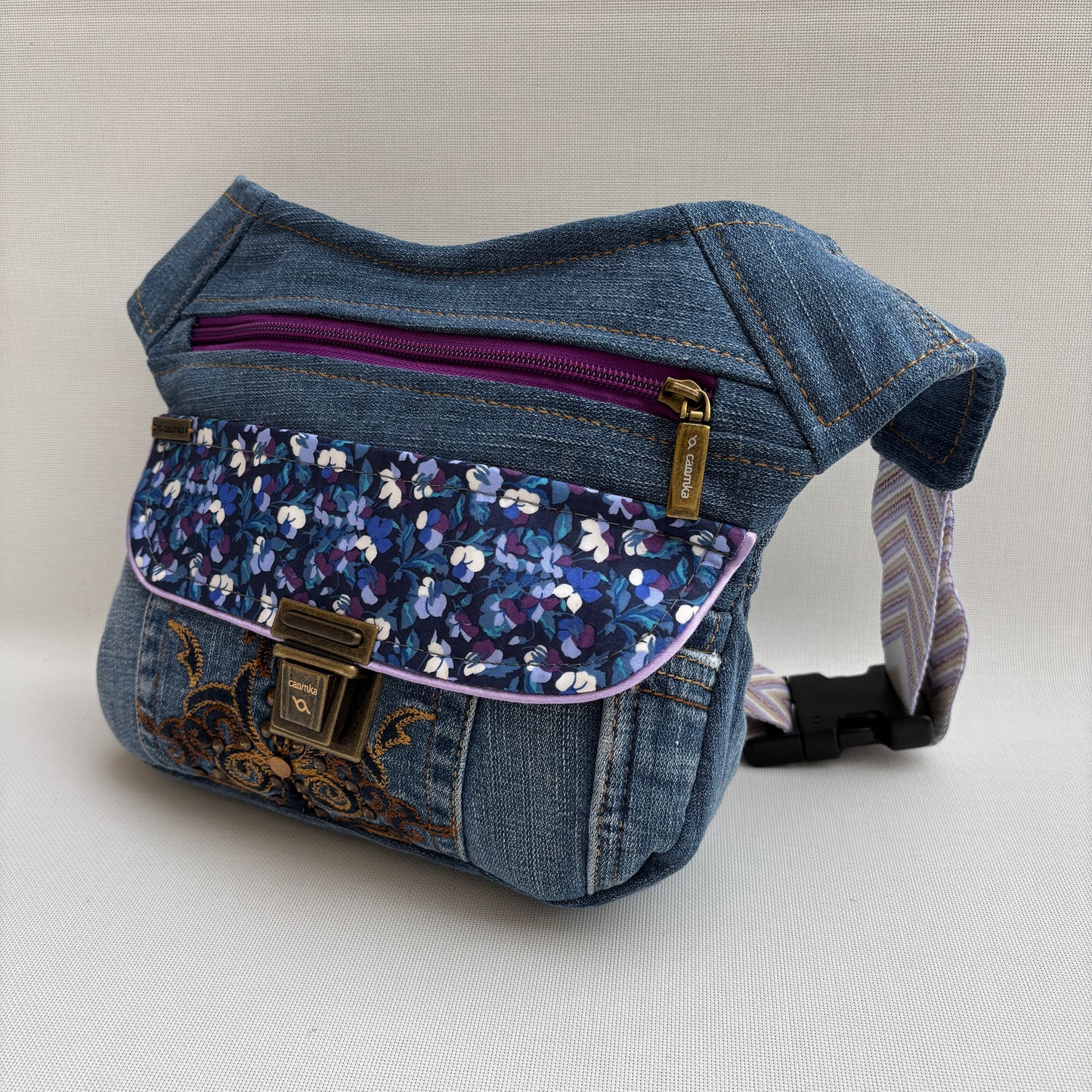 Riñonera "Amazing Top" ♻️ Jeans Recycled ♻️ · Pieza Única Núm. 18102