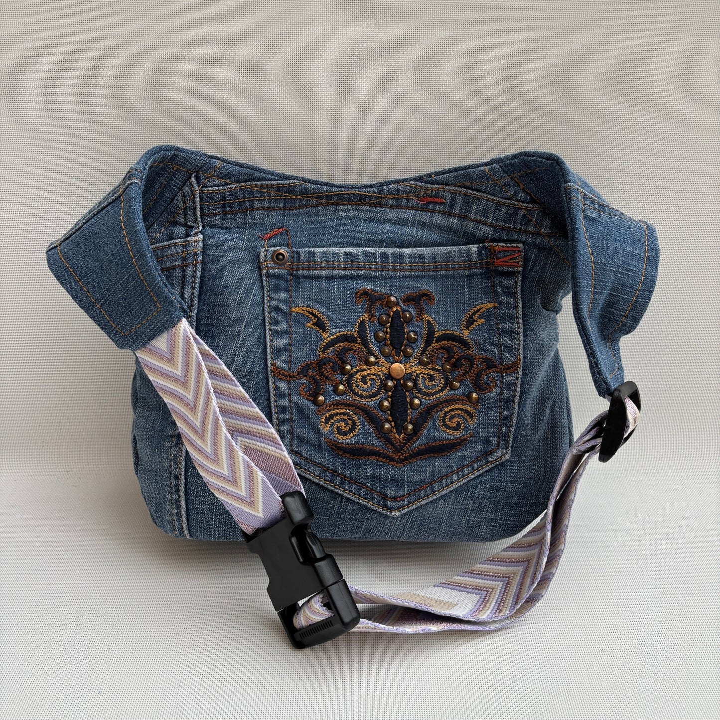 Riñonera "Amazing Top" ♻️ Jeans Recycled ♻️ · Pieza Única Núm. 18102