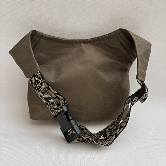 Riñonera "Special Kaki & Golden Top" · Impermeable · Pieza Única Núm. 18104