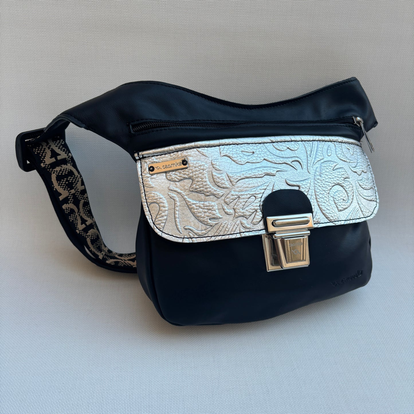 Riñonera "Special Black Silver Top" · Piel - Cuero · Pieza Única Núm. 16619