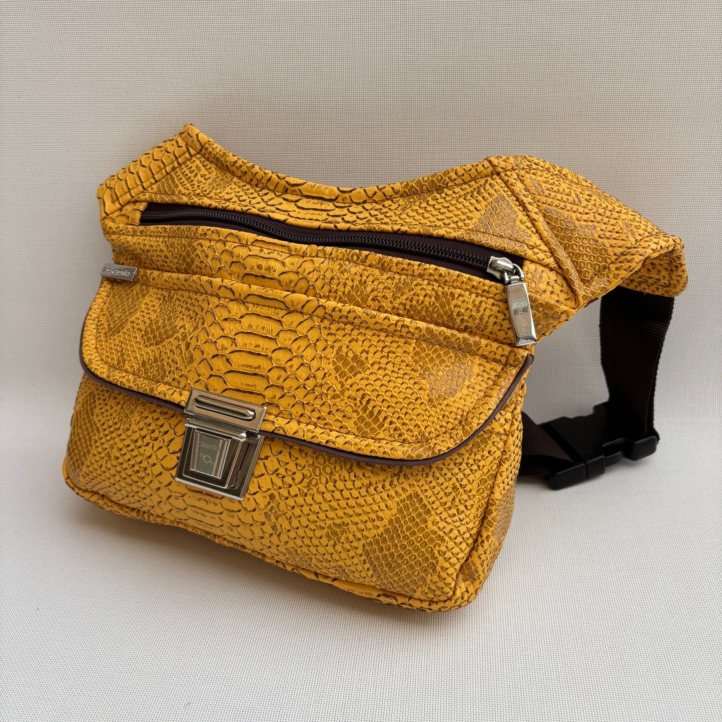 Riñonera "Elegant Yellow" · Polipiel · Pieza única Núm. 18178