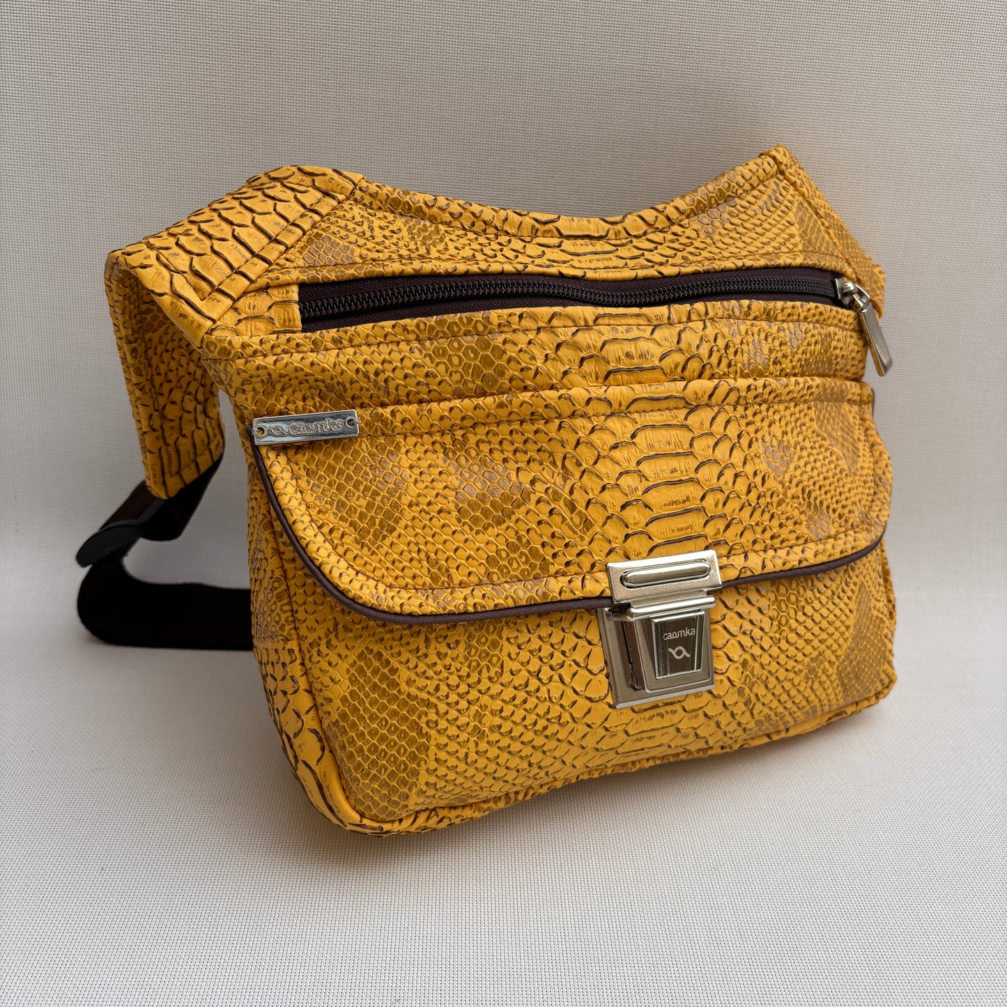 Riñonera "Elegant Yellow" · Polipiel · Pieza única Núm. 18178