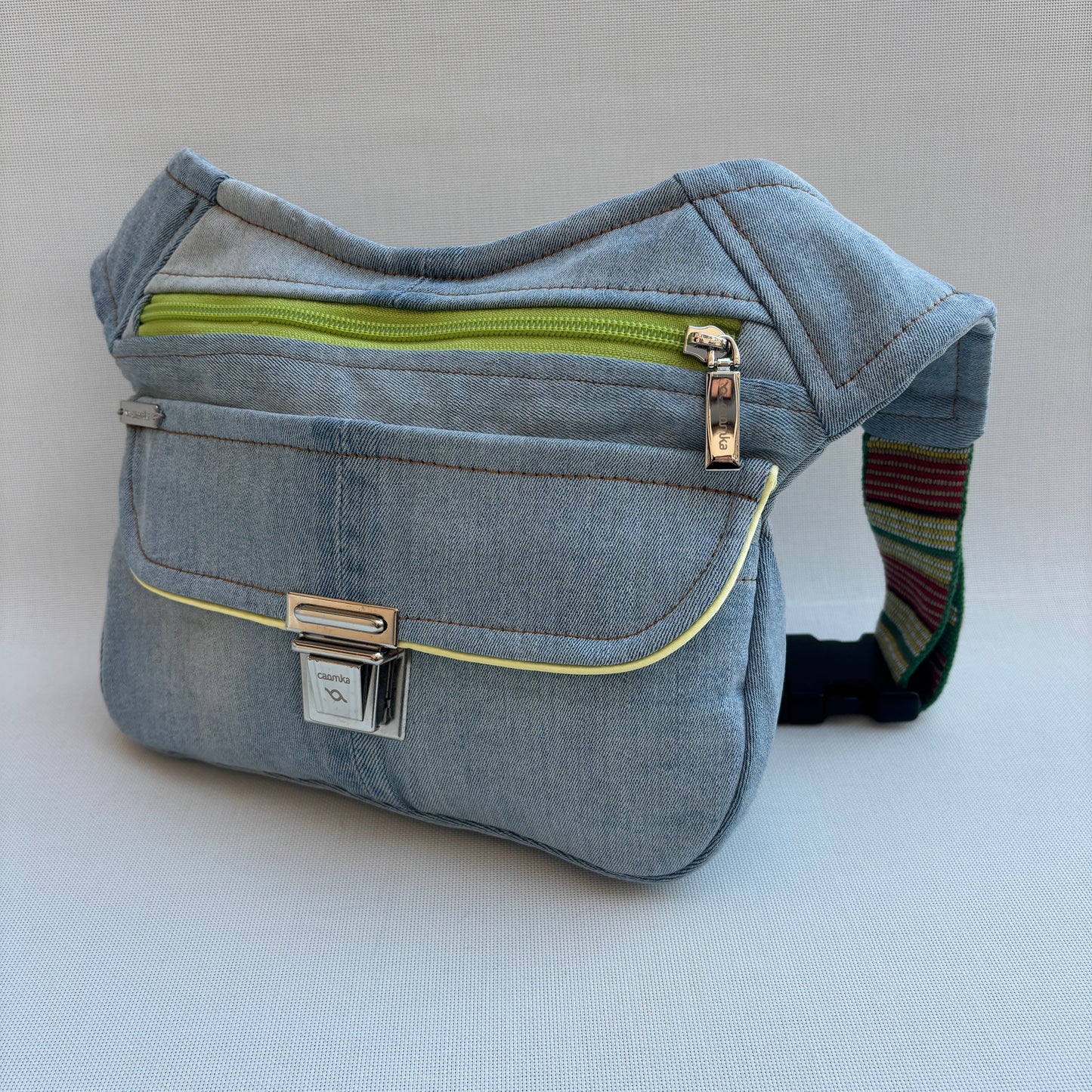Riñonera vaquera "Special ♻️ Jeans Recycled ♻️" · Pieza Única Núm. 16618