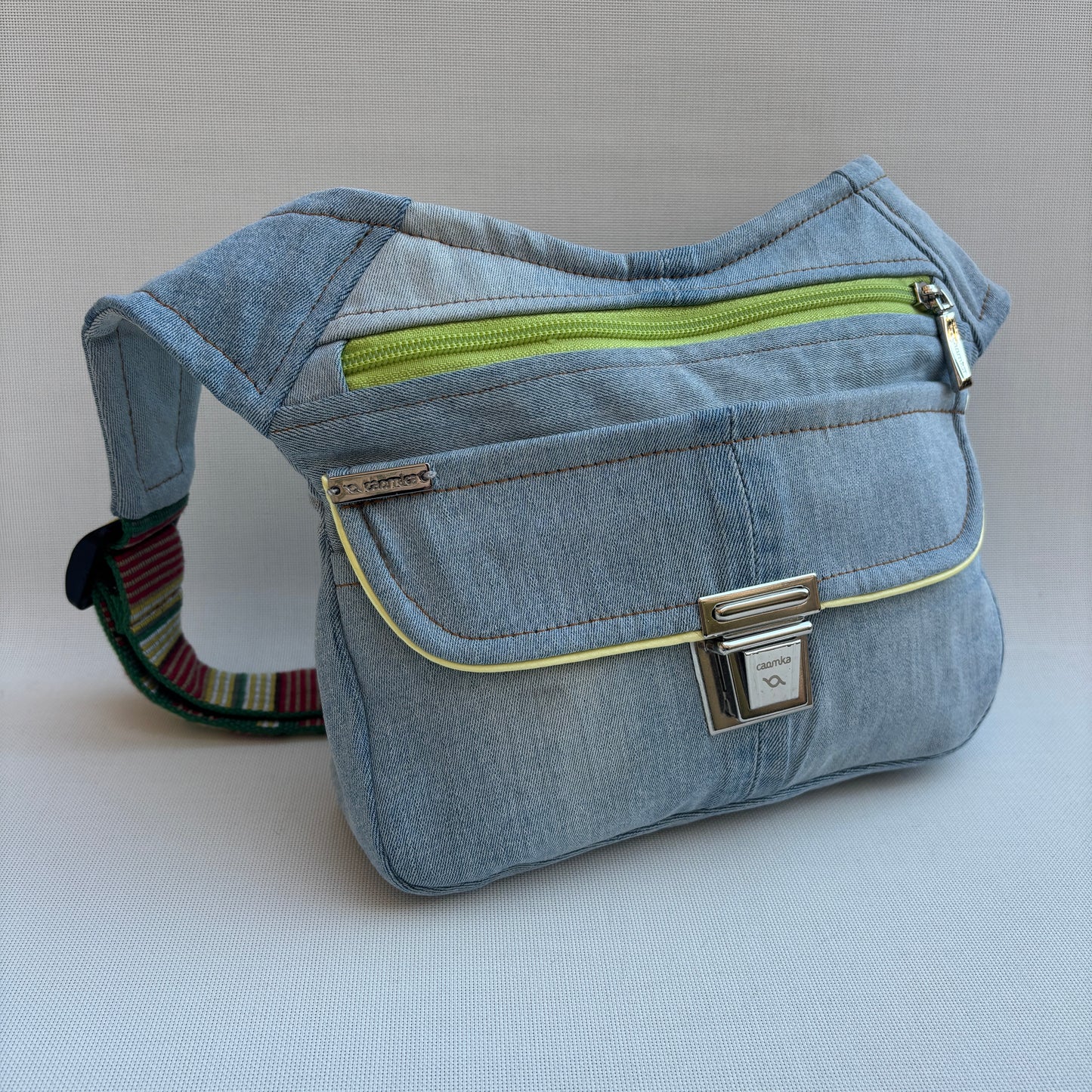 Riñonera vaquera "Special ♻️ Jeans Recycled ♻️" · Pieza Única Núm. 16618