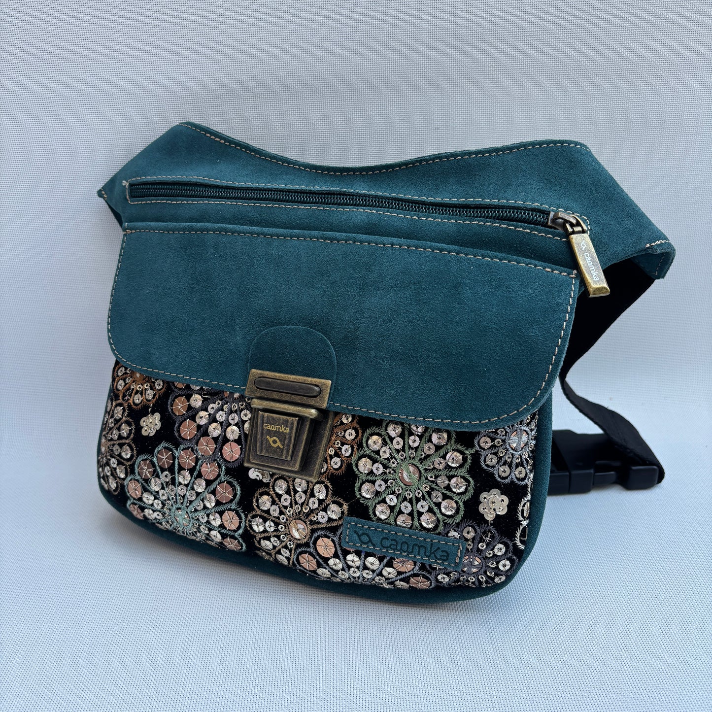 Riñonera "Special Mandalas" Verde · Piel · Pieza Exclusiva Núm. 17416