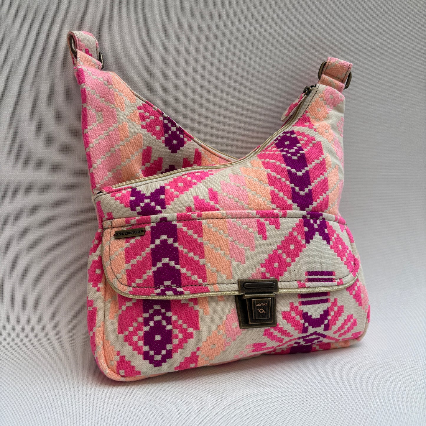 Bolso Bandolera Súper Caomka "Pink Tribal Glow" · Pieza Única Núm. 18808