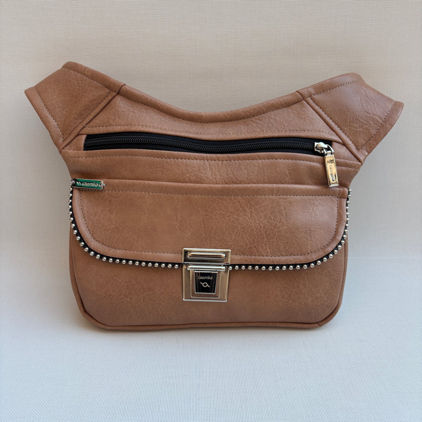 Riñonera Camel Luxury Top + Bolsillo trasero · Polipiel · Pieza Exclusiva Núm. 16630