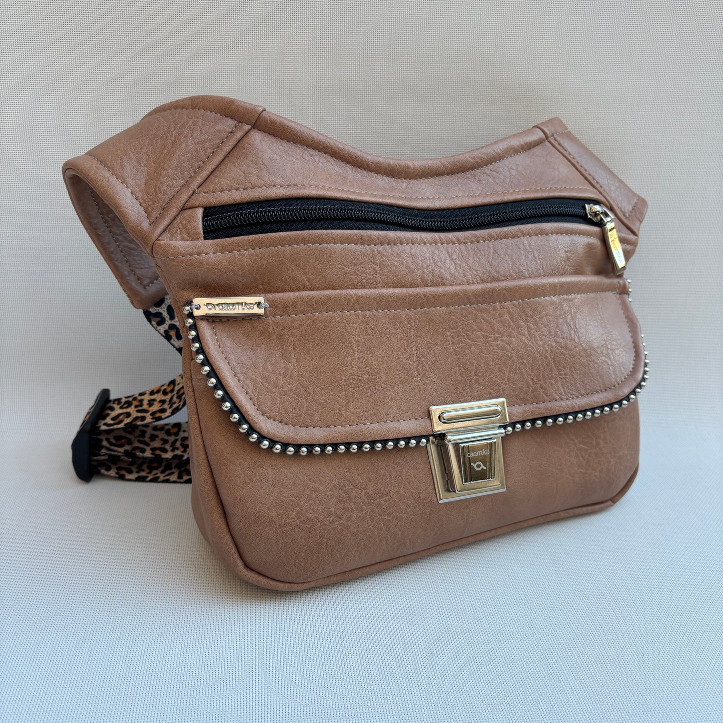 Riñonera Camel Luxury Top + Bolsillo trasero · Polipiel · Pieza Exclusiva Núm. 16630