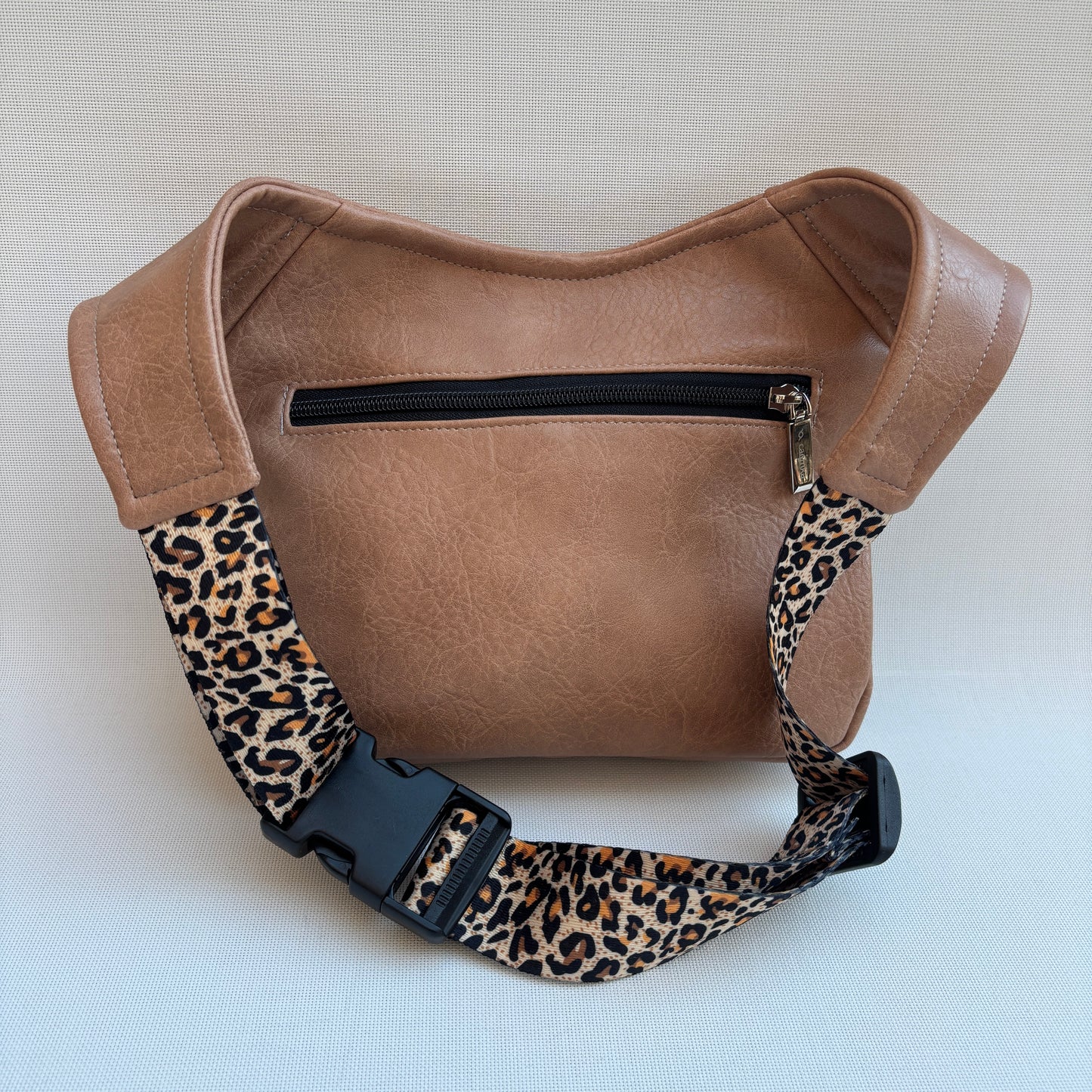 Riñonera Camel Luxury Top + Bolsillo trasero · Polipiel · Pieza Exclusiva Núm. 16630